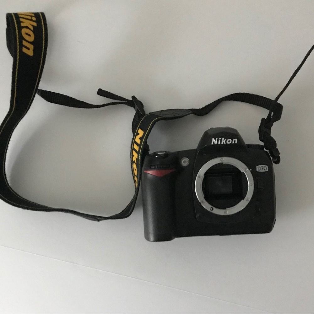 Nikon D70 camera body ONLY